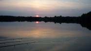 Karpfenangeln beim Sonnenuntergang Karpfenangeln beim Sonnenuntergang